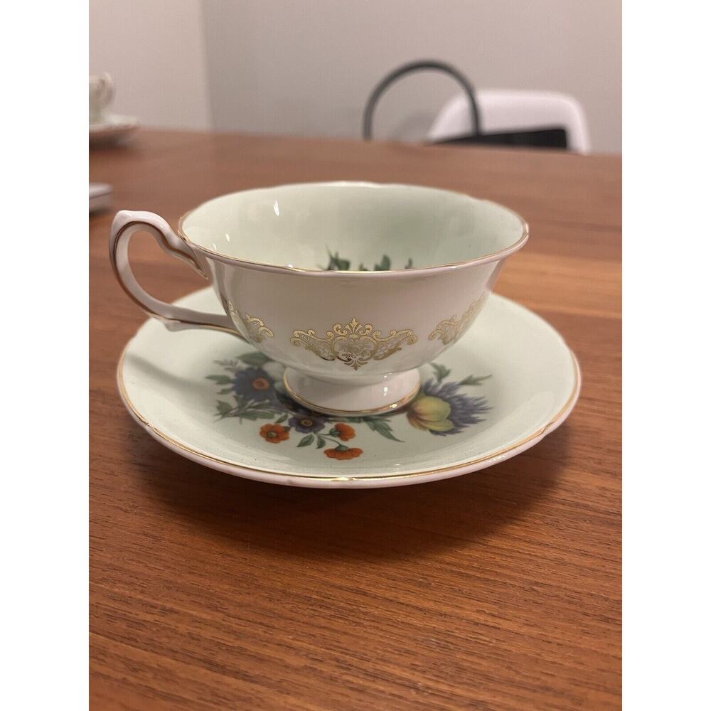 Royal Grafton Floral Teacup And Saucer - Picture 2 of 8